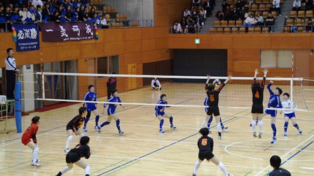 17_0430_women's volleyball_06.jpg